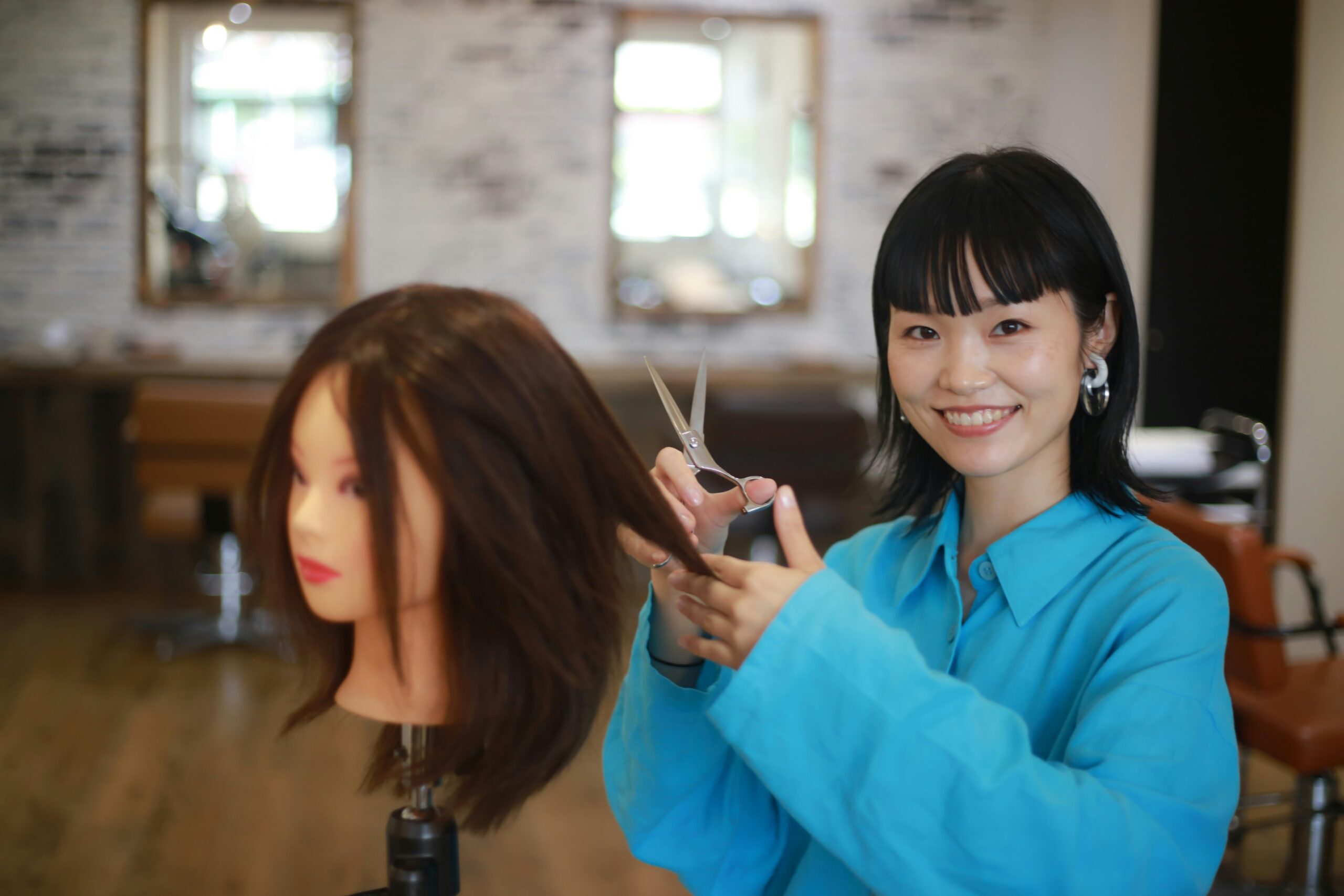 街中でスカウトをしており、声をかけられる事もあります。