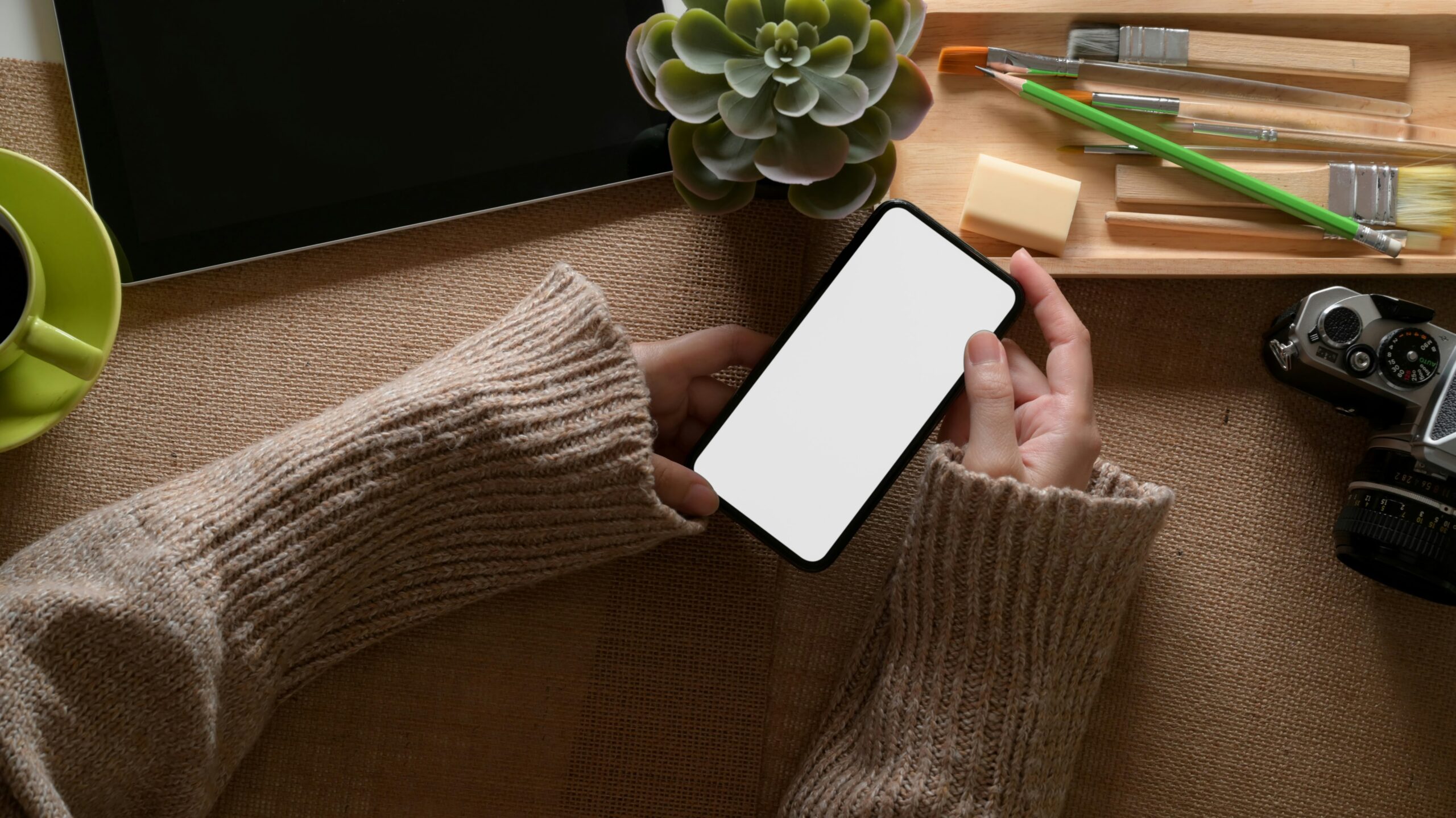 Instagram(インスタグラム)での発信は重要。イベント的にライブ配信をするモデルもいる。