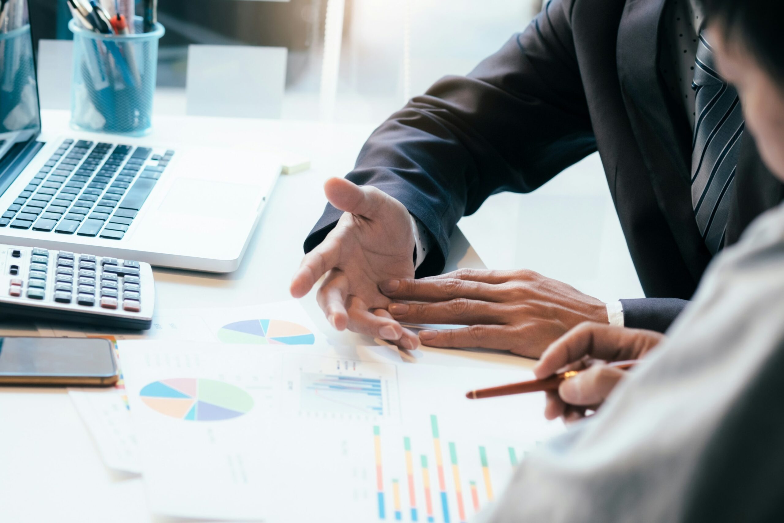 社員の副業に関する規定の適用について、頭を悩ませる企業は多い。